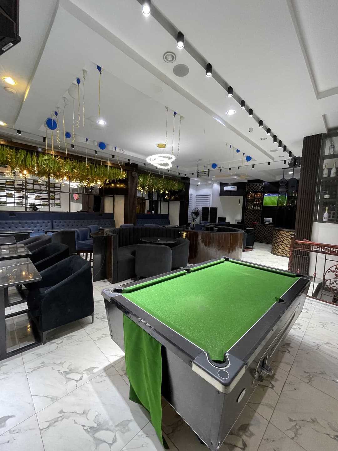 Restaurant & Lounge Services